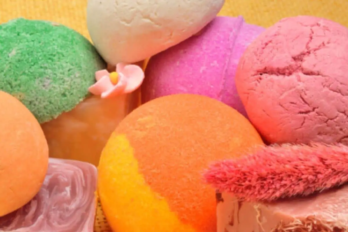 Shower Bombs vs. Bath Bombs Is There Any Difference? DIY products 101