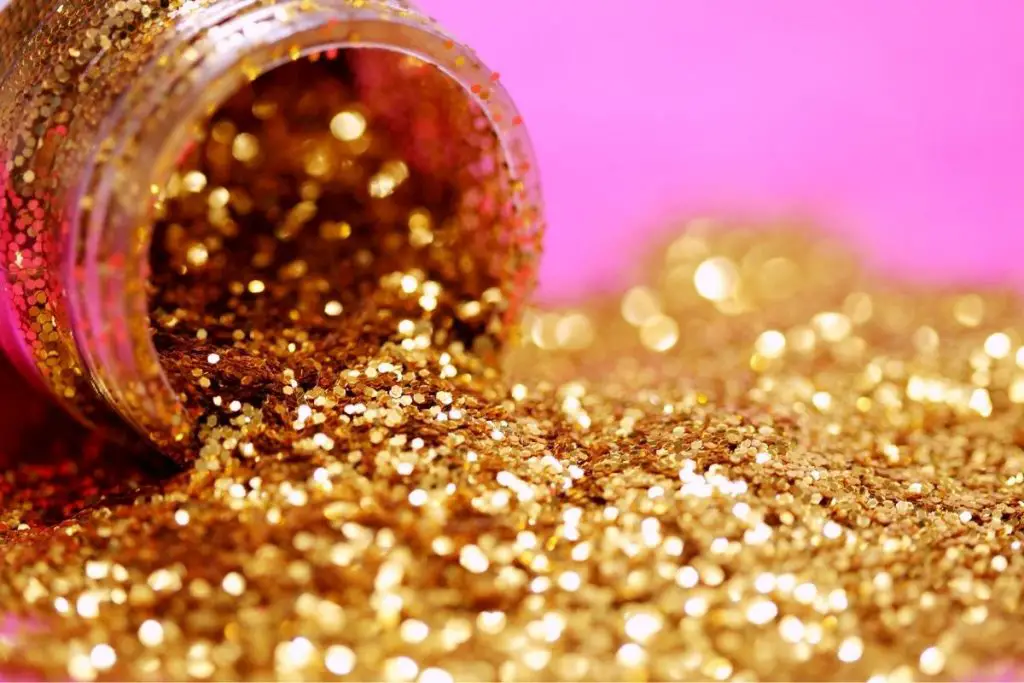 Can You Put Glitter in Candles? 9 Things You Should Know - DIY products 101